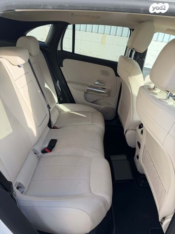 מרצדס-בנץ EQA