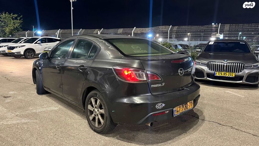 מאזדה 3