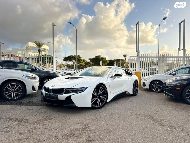 מודעת רכב ב מ וו i8