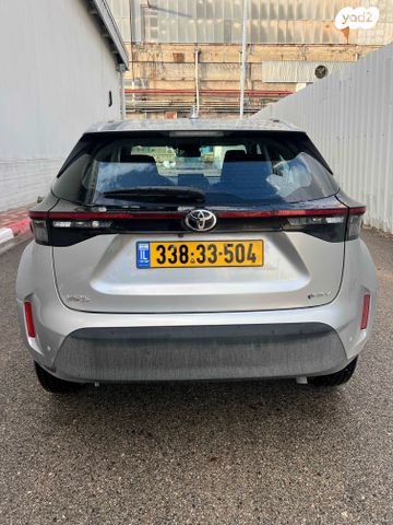 טויוטה יאריס קרוס