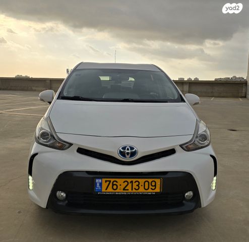 טויוטה פריוס פלוס