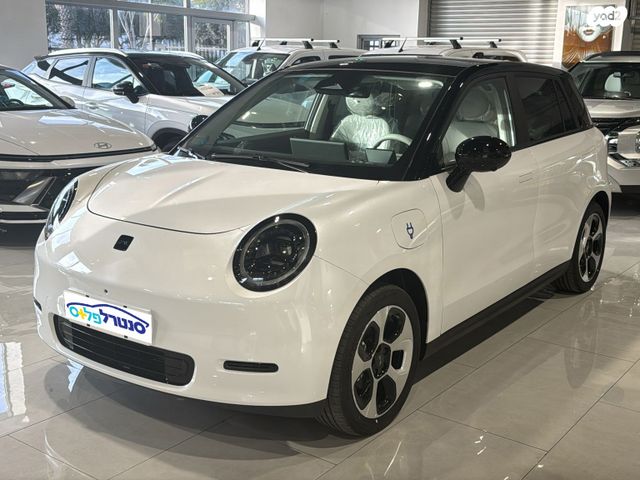 מודעת רכב ג׳יי.איי.סי 30