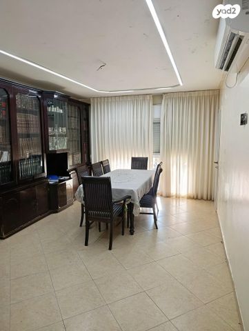 בעלי התוספות 23