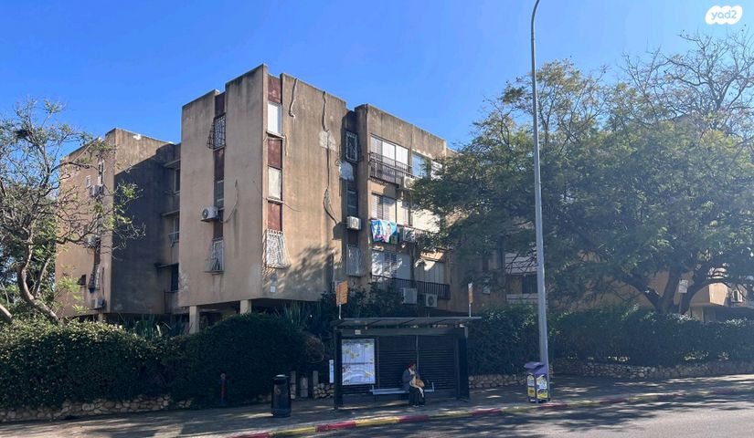 שדרות בן צבי 7