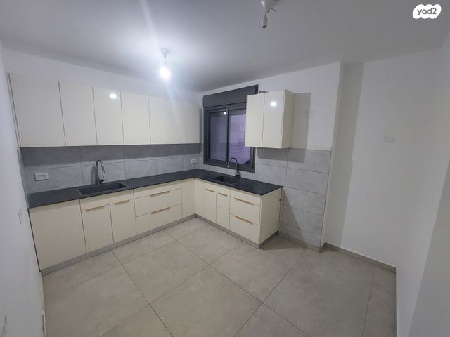 דירה, שבט מנשה 5, אחיסמך, לוד