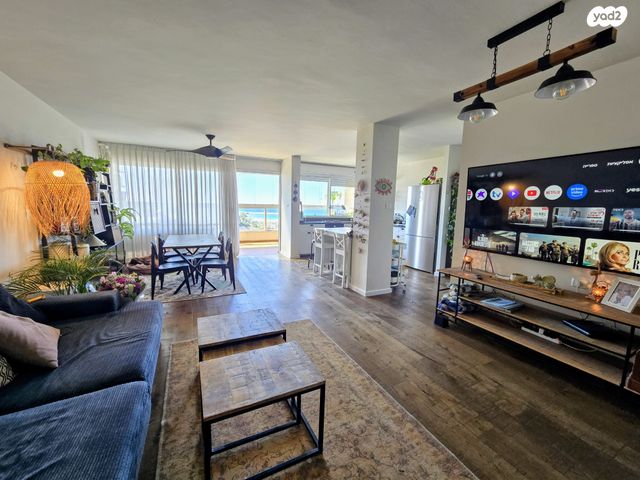 דירה, הגולשים 12, רובע ד', אשדוד