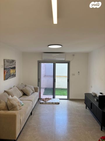 כובשי אילת 106