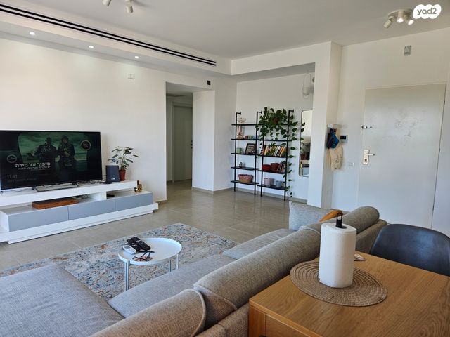 דירה, שיר השירים 4, שאר העיר, גן יבנה