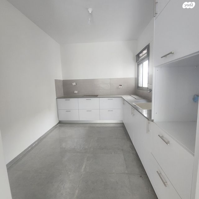 שדרות יצחק רבין 17