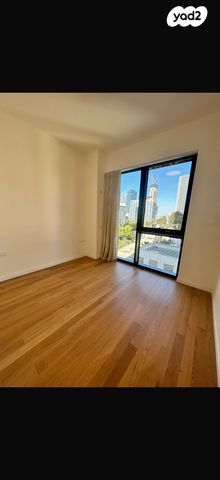 דירה, ליאונרדו דה וינצ'י 12, גני שרונה, קרית הממשלה, תל אביב יפו