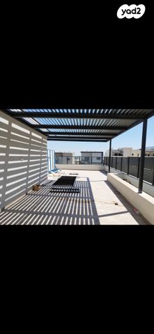 דו משפחתי, גיבורים 17, יובלים, קרית שמונה