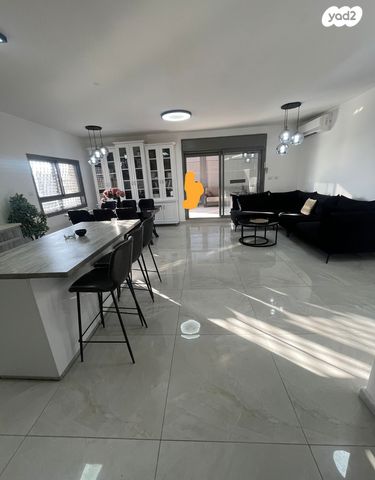 גג/ פנטהאוז, קטיף 48, נתיבות מערב, נתיבות