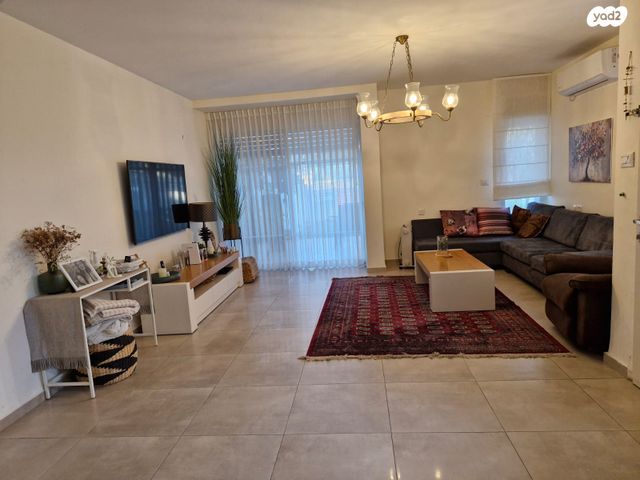 דו משפחתי, האלה 4, גבעת רם, קרית אתא