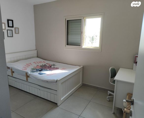 דירה, הרב אברהם קוק 23, השחר, דימונה