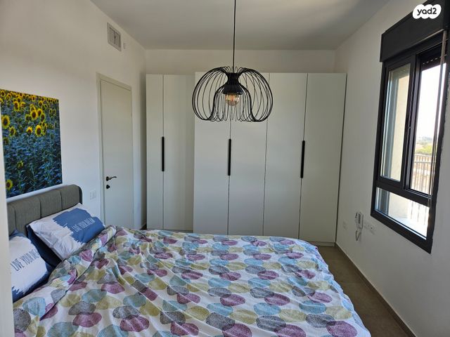 דירה, שיר השירים 4, שאר העיר, גן יבנה