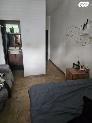 דירה, דרך זאב ז'בוטינסקי 135, יסודות, בני ברק