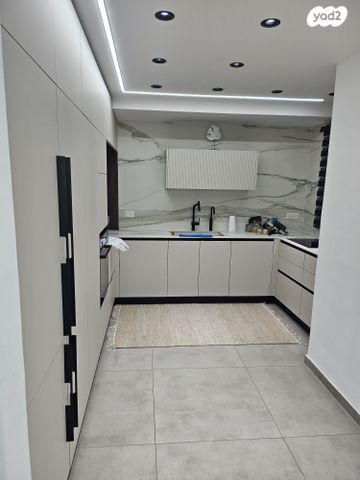 גג/ פנטהאוז, רפאל איתן 17, נאות שמיר, רמלה