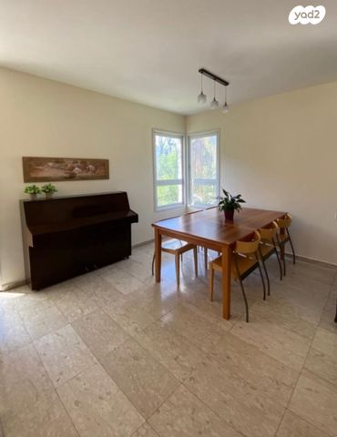 דירה, שמעון בן צבי 39, שטח 9, גבעתיים