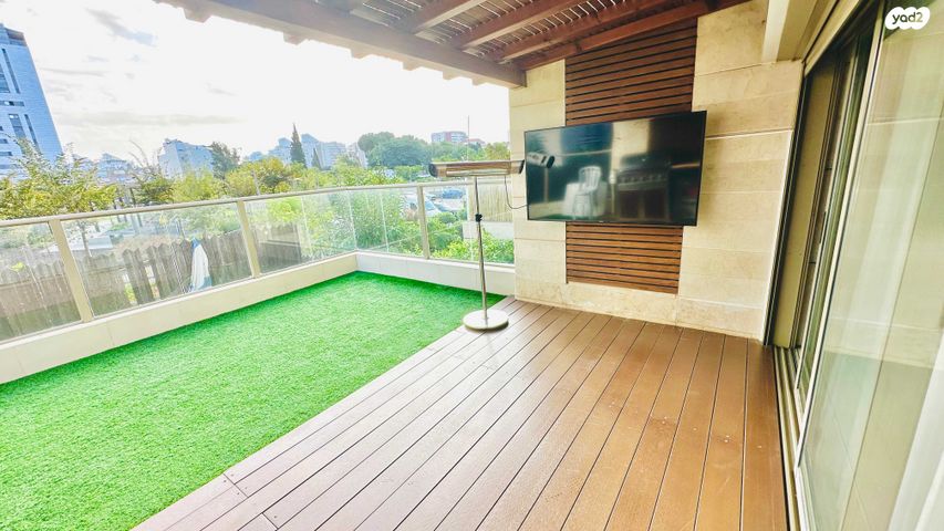 דירה, הרצל 18, ליבת העיר, יהוד מונוסון