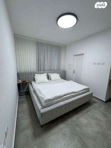 חיים לסקוב 3