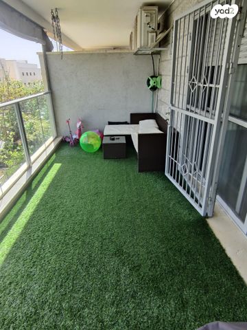 דירה, דוכיפת 12, סנסן, צור הדסה