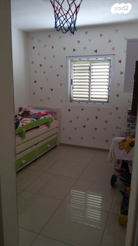 דירה, הרב הרצוג 19, הר שלום, בני ברק