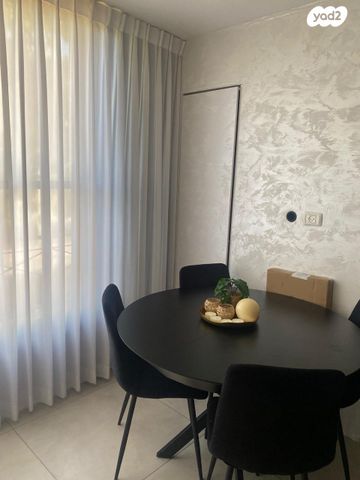 דירה, העבודה 11, ג'סי כהן, חולון