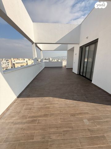 יהושע חנקין 81