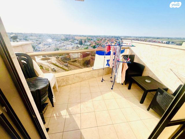 דירה, שדרות בר יהודה 12, הנרקיסים, קרית מלאכי