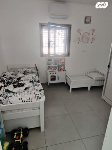 דירה, דוכיפת 12, סנסן, צור הדסה