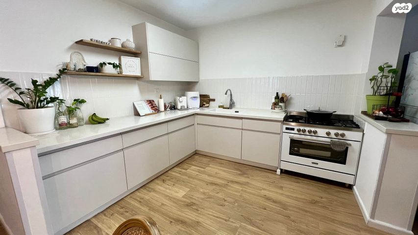 דירת גן, ברקת 8, גדרה הצעירה, גדרה