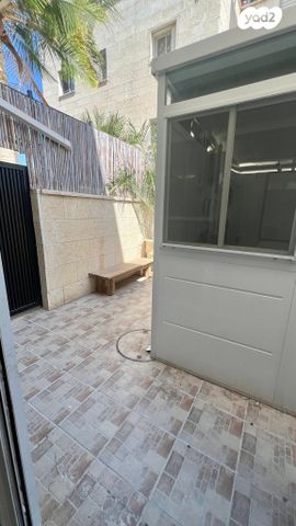 דירת גן, ברקת 8, גדרה הצעירה, גדרה