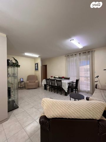 דירה, בעלי התוספות 1, אלעד, אלעד