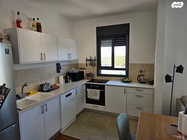 דירה, שיר השירים 4, שאר העיר, גן יבנה