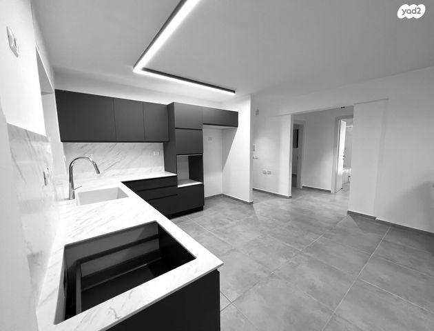 הרב הרצוג 79