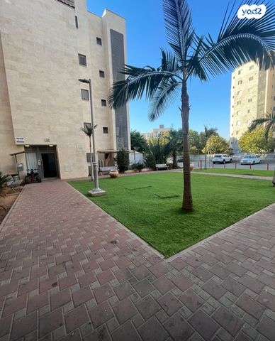 גג/ פנטהאוז, קטיף 48, נתיבות מערב, נתיבות