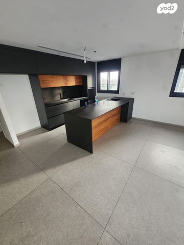 גג/ פנטהאוז, מרים בן פורת 4, נחלת יהודה, ראשון לציון