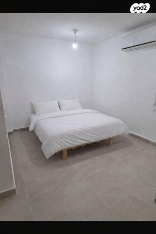 אסתר המלכה 12