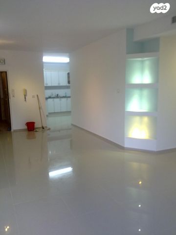 אליעזר יפה 35