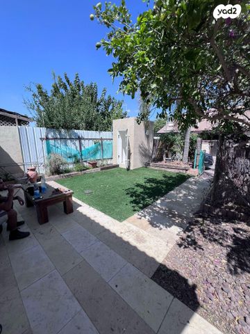 חנוך אלבק 28