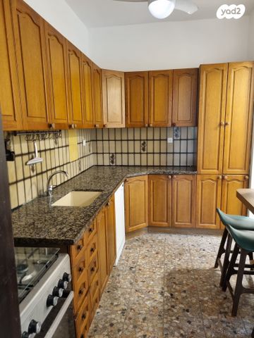 דירה, קריניצי 39, שכונת יהלום, מרכז העיר ב, רמת גן