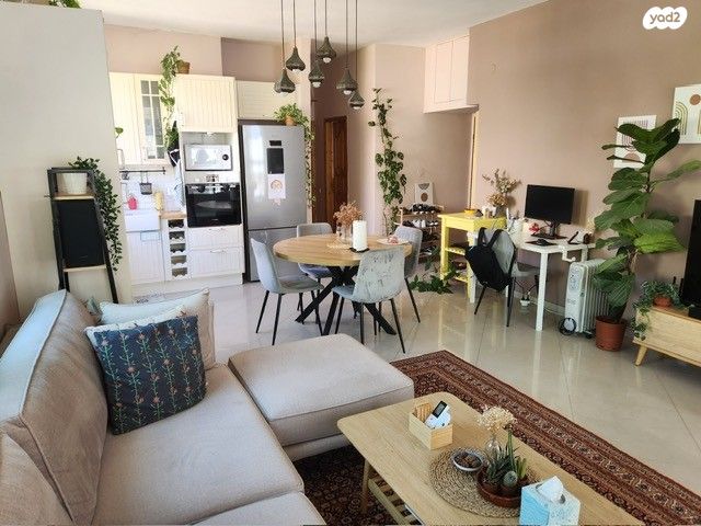 דירה, גוש עציון 7, הל"ה, גבעתיים