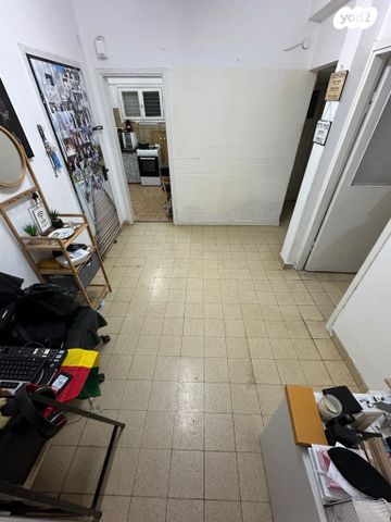 דירה, החבורה 25, אושיות, רחובות