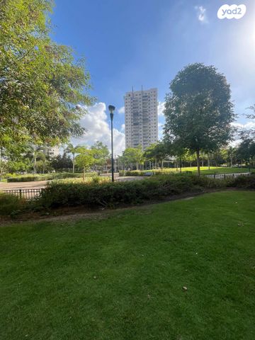 דירה, אסירי ציון 26, נווה גן, פתח תקווה