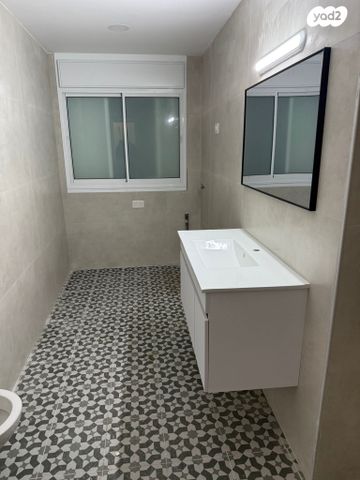 דירה, שדרות מוריה 25, מרכז הכרמל, חיפה