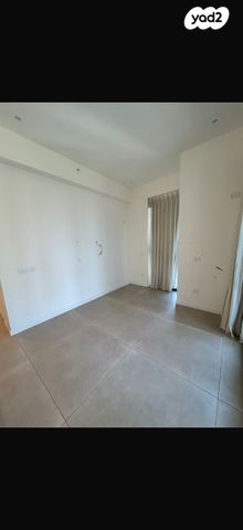 דירה, ליאונרדו דה וינצ'י 12, גני שרונה, קרית הממשלה, תל אביב יפו