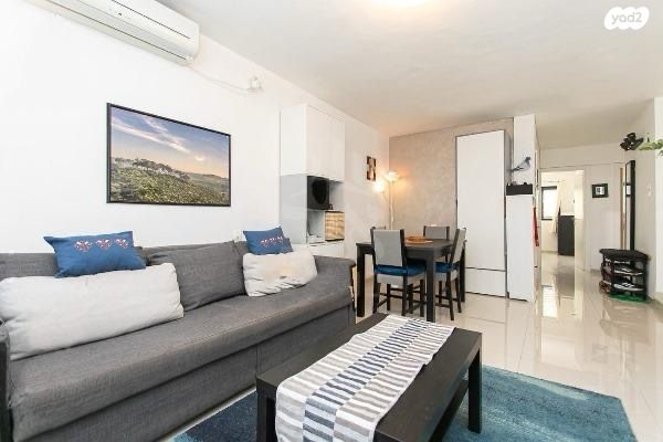 דירה, גיורא יוספטל 37, גיורא, טירת כרמל