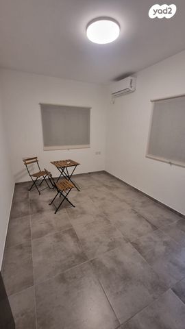 יחידת דיור, צבי ארליך 12, אפרים, רחובות