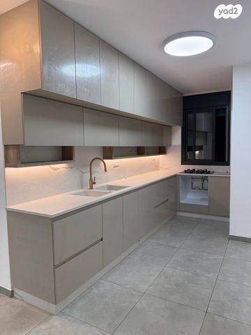 דירה, שחם 2, המגרסה, מבשרת ציון