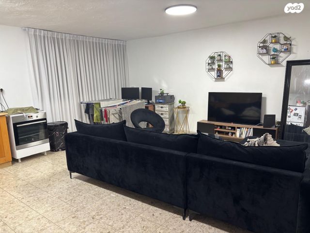 דופלקס, שדרות רש"י 28, קיבוץ גלויות, קרית מלאכי